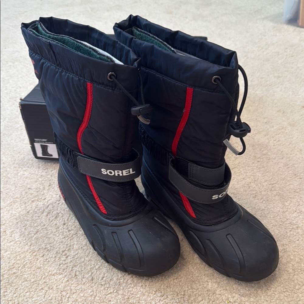 Sorel Youth Flurry Black and Red Snow Boots Size 6Y Boys